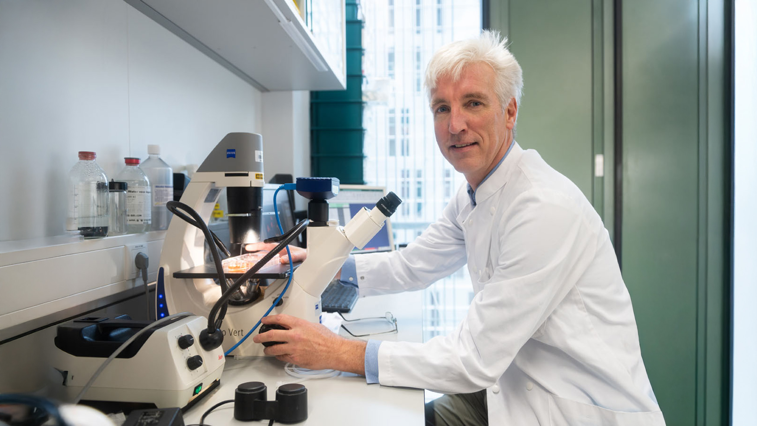 Cure One, prof dr. Eelco de Koning