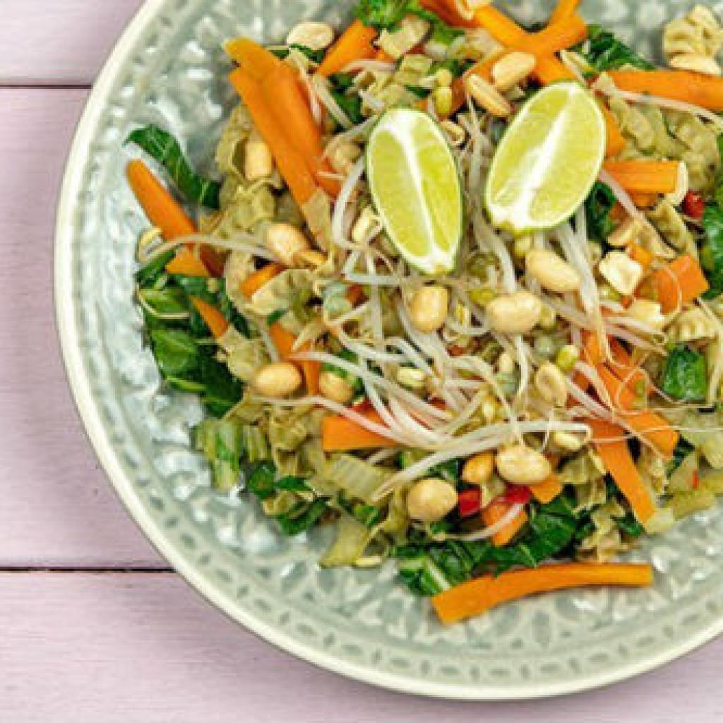 Pad Thai met green soya bean noodles