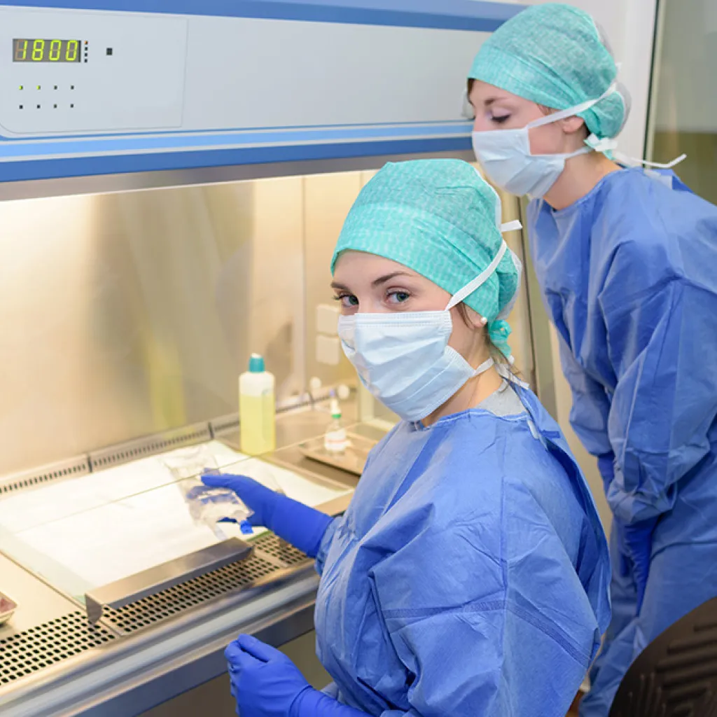 Onderzoekers in lab