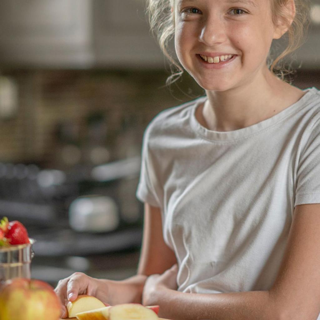 Soorten diabetes: meisje aan de eettafel
