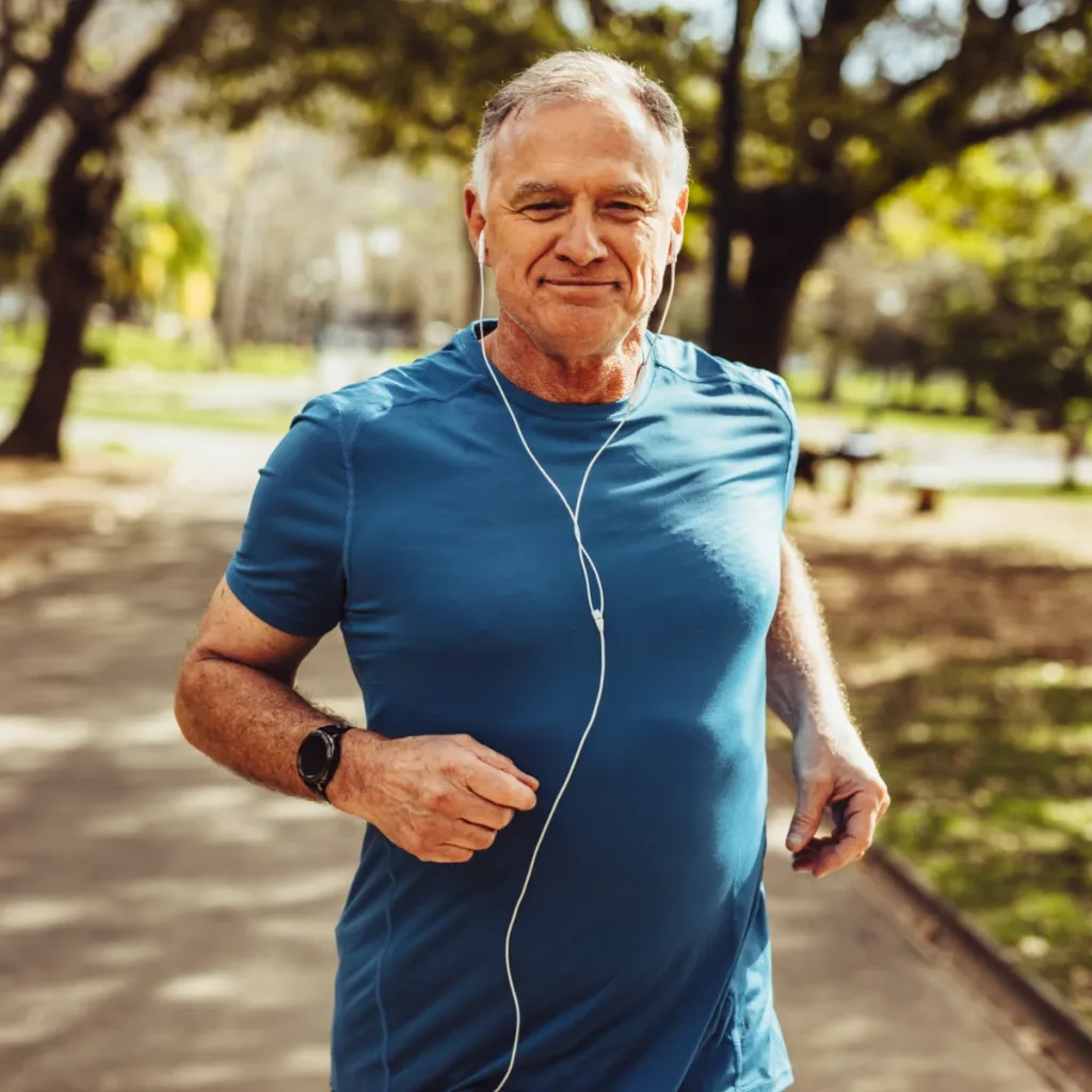 Man joggend in de buitenlucht