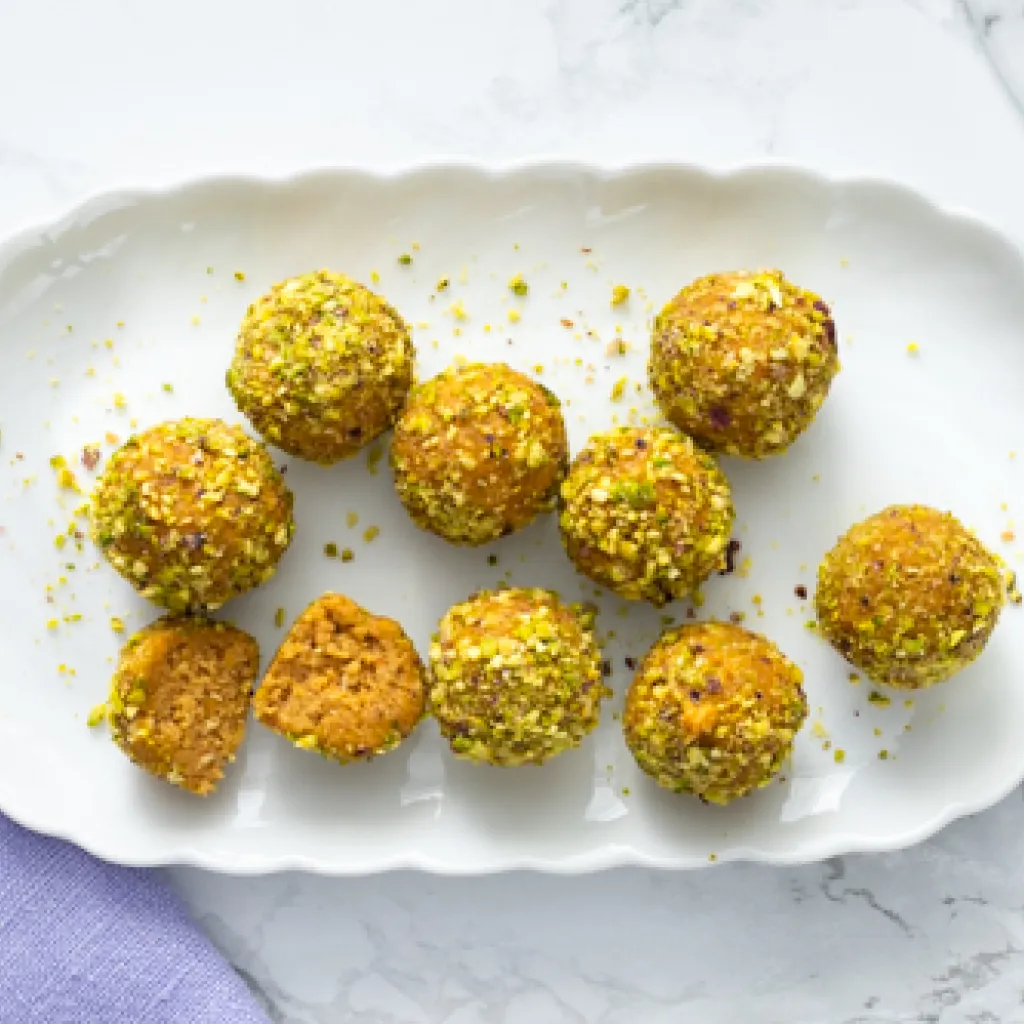Mangoballetjes met pistache.