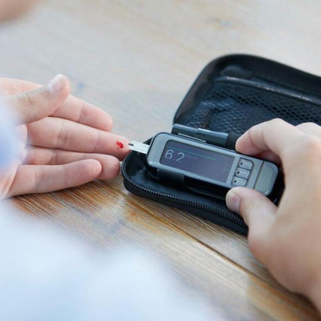Prikken van bloedsuikerwaarden bij diabetes