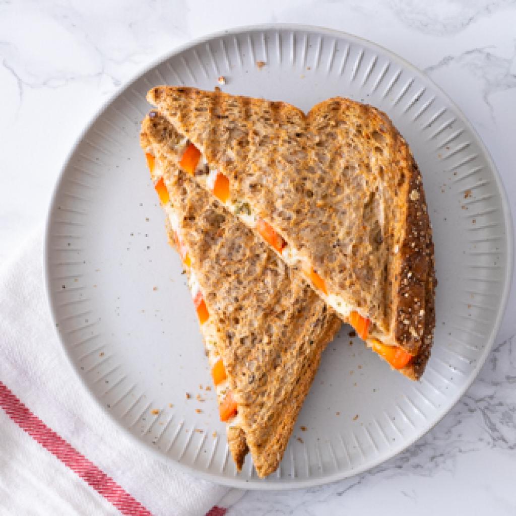 Tosti met mozzarella en paprika