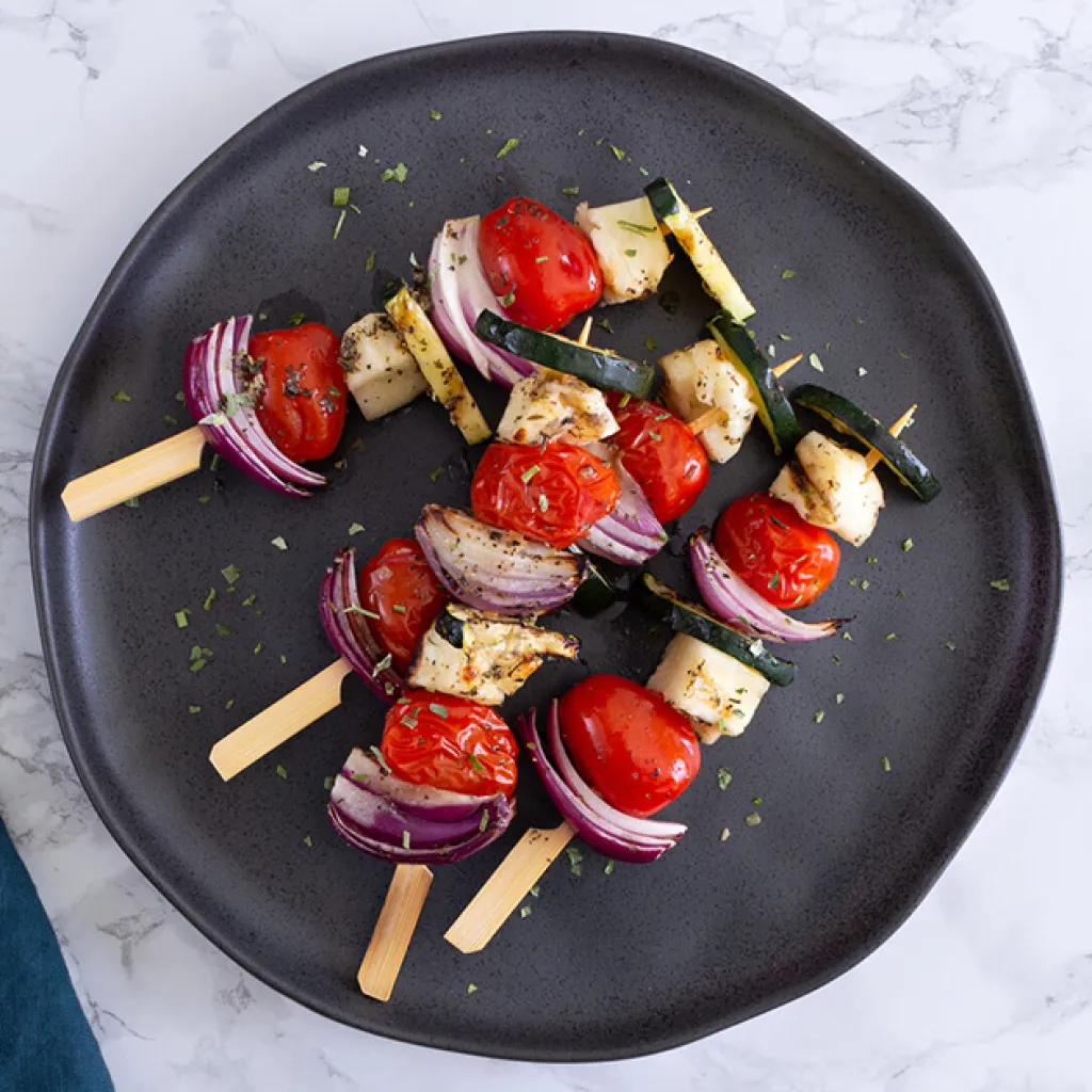 Barbecuerecept: 4 spiesje met halloumi en groente