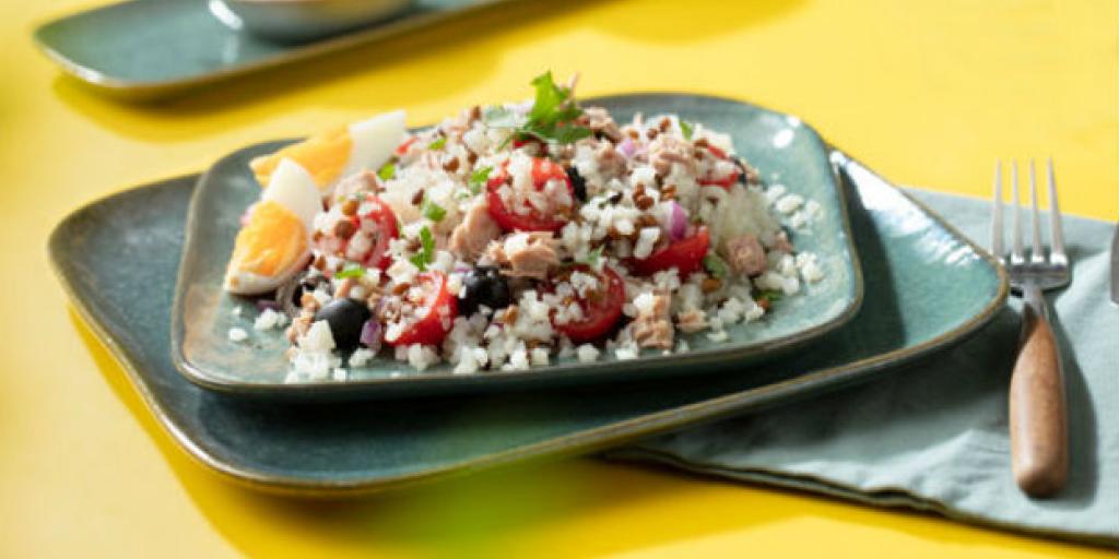 Bloemkool-linzensalade met tonijn en ei