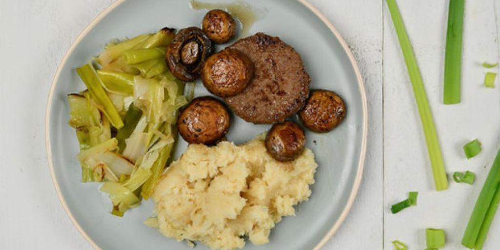 Kalfshamburgers met gesmoorde prei