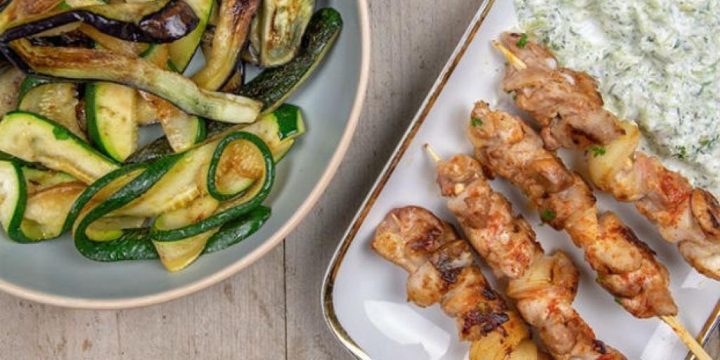 Kipspiesjes met gegrilde groenten