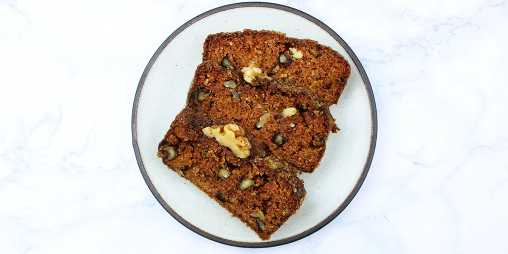 Ontbijtkoek met noten en gember