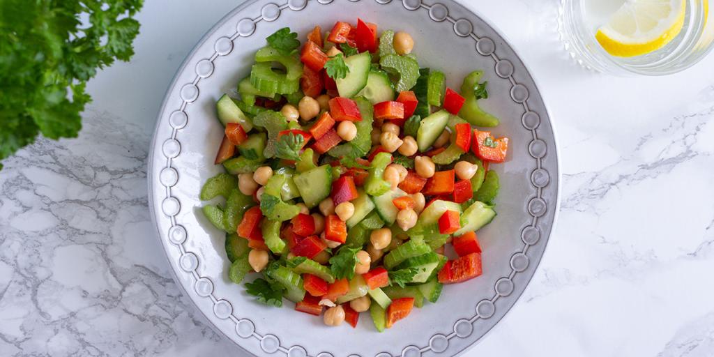 Salade met komkommer en kikkererwten - Diabetes Fonds