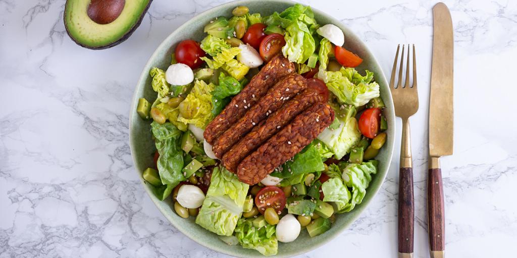 Salade met tempeh
