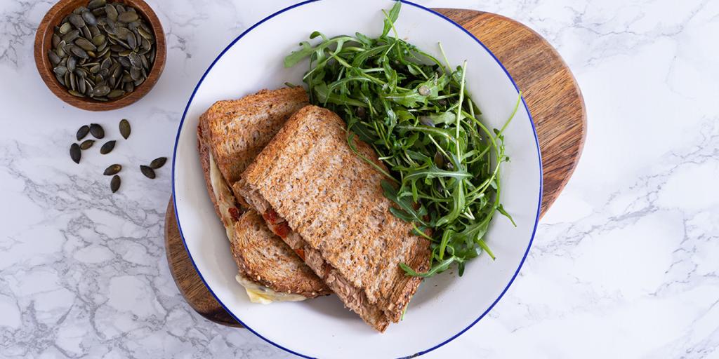 Tosti met tonijn en rucola