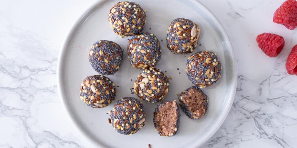 Frambozenballetjes met amandelpasta