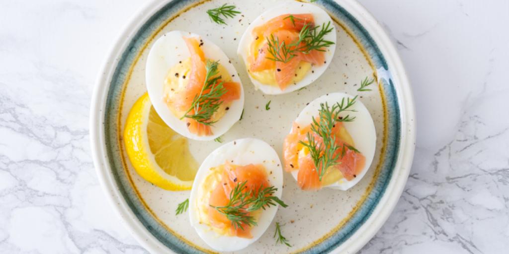 Gevulde eieren met gerookte zalm