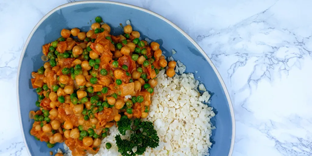Vega curry met bloemkoolrijst