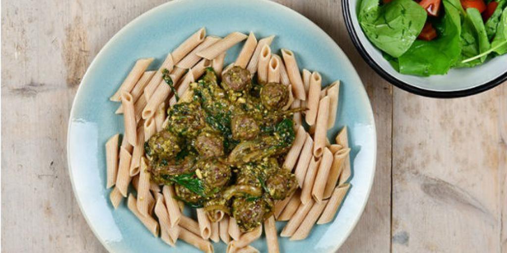 Volkoren penne met kalfsworstballetjes