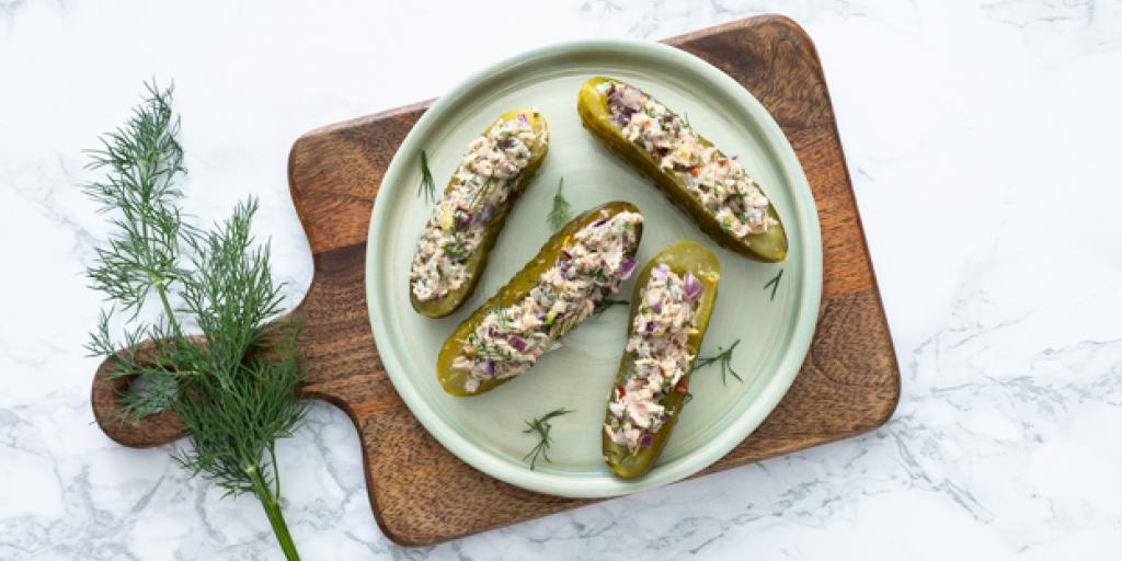 Augurkbootje met tonijnsalade