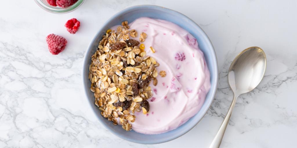 Frambozenyoghurt met muesli