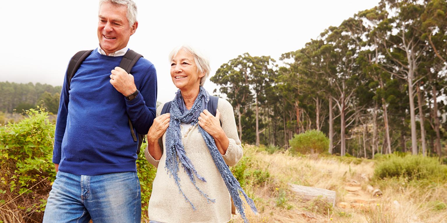 Stel maakt een wandeling