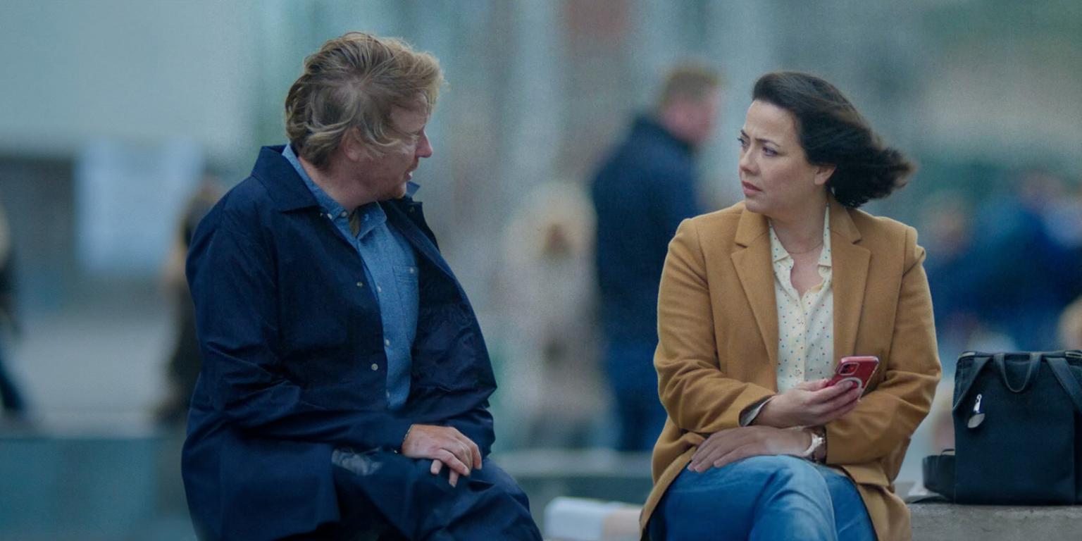 'Meneer diabetes' spreekt vrouw aan op een bankje