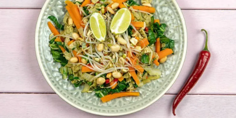 Pad Thai met green soya bean noodles