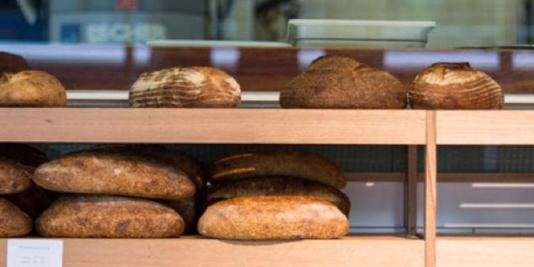 Bakkerij met verschillende soorten brood