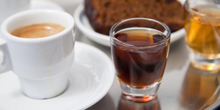 Koffie en thee Shutterstock Olga_Anourina