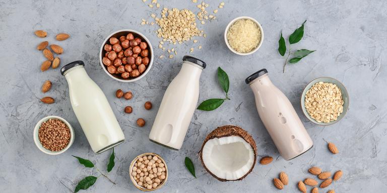 Melkvervangers zoals sojamelk, havermelk en amandelmelk