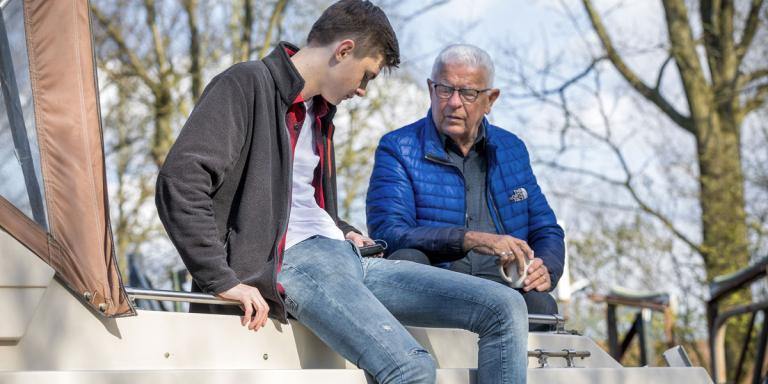 Foto Jong en ouder persoon