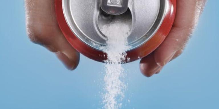 Blikje frisdrank met vrije suikers