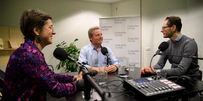 Foto Hanneke Molema,lid Coalitie Leefstijl in de Zorg en Consultant bij Lifestyle4Health en Niels Chavannes, onderzoeker bij NELL en huisarts in opnamestudio