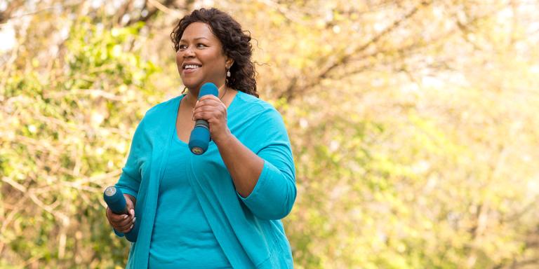 Vrouw aan het sporten
