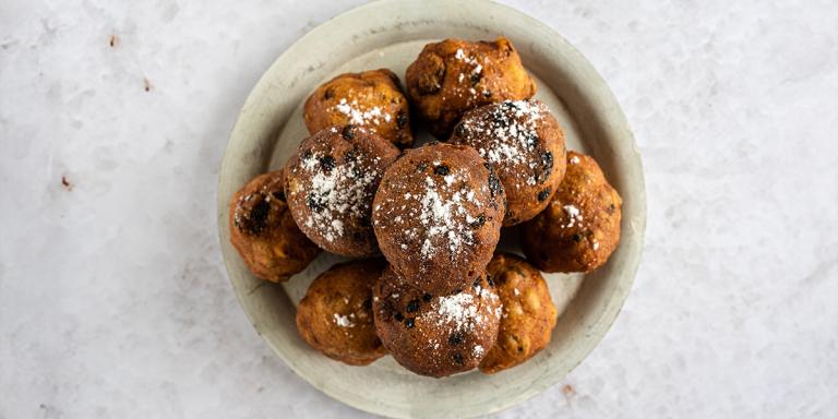 oliebollen op een schaal