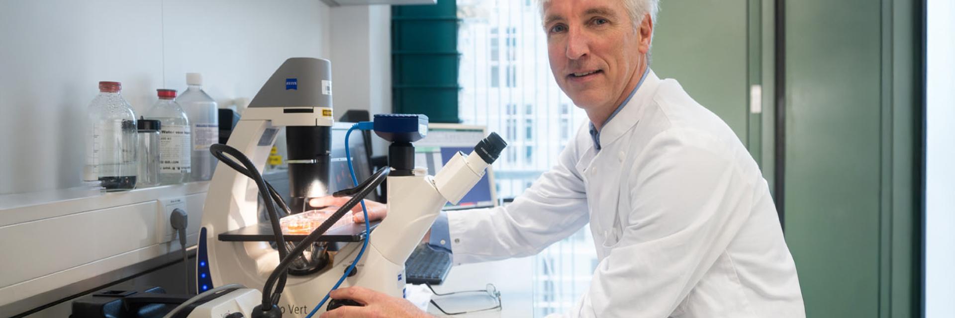 Cure One, prof dr. Eelco de Koning