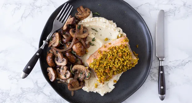 Foto zalm met pistachekorst