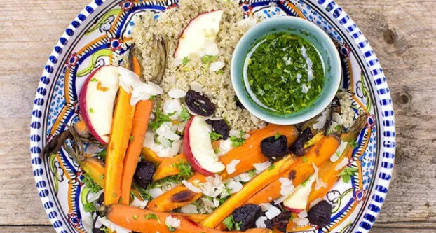 Geroosterde groenten met appel en quinoa