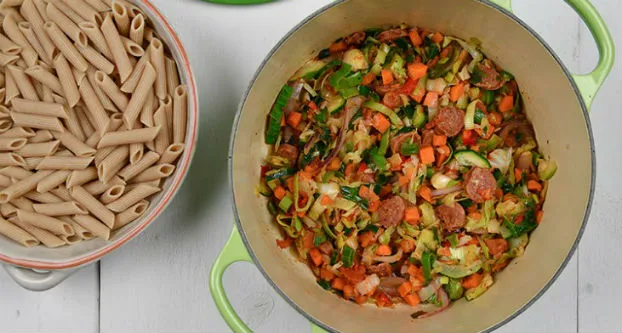 Penne met paprika worst