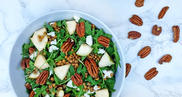 Salade met peer en geitenkaas