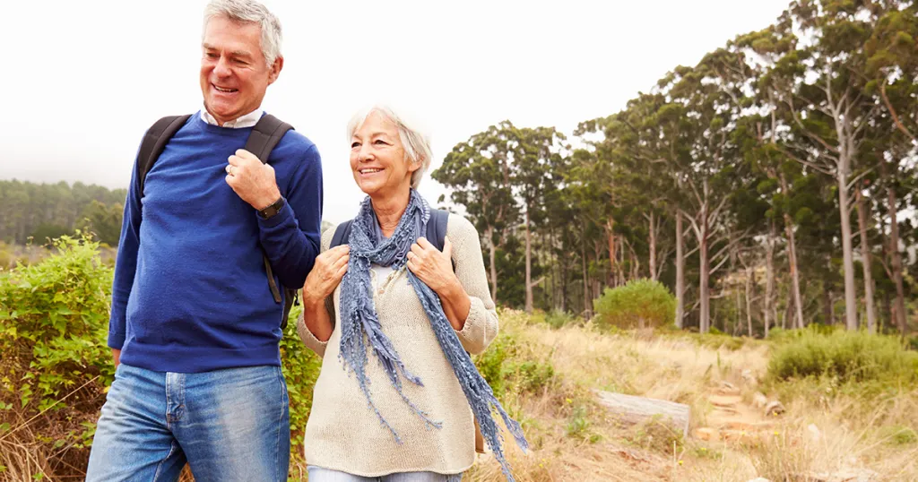 Stel maakt een wandeling