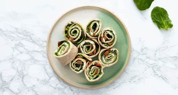 Wraprolletjes met spinazie en geitenkaas