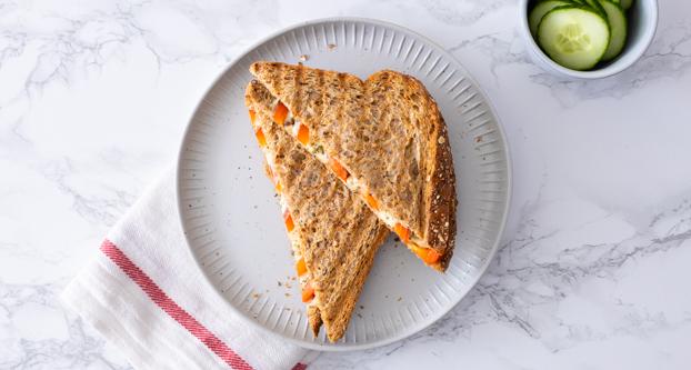 Tosti met mozzarella en paprika