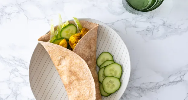 Wrap met kip en komkommer