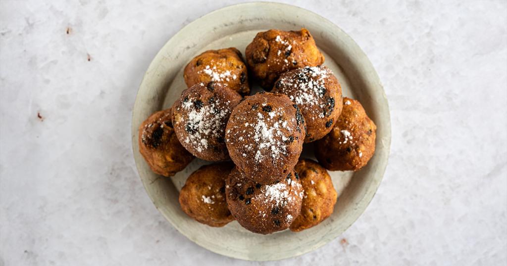 oliebollen op een schaal