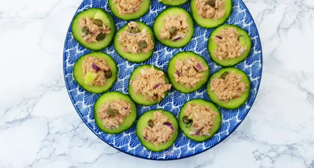 Kom­kommer toastje met tonijn­salade