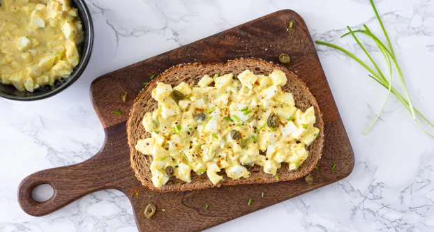 Eiersalade met bieslook en kappertjes