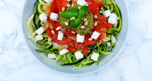 Courgettepasta met pesto