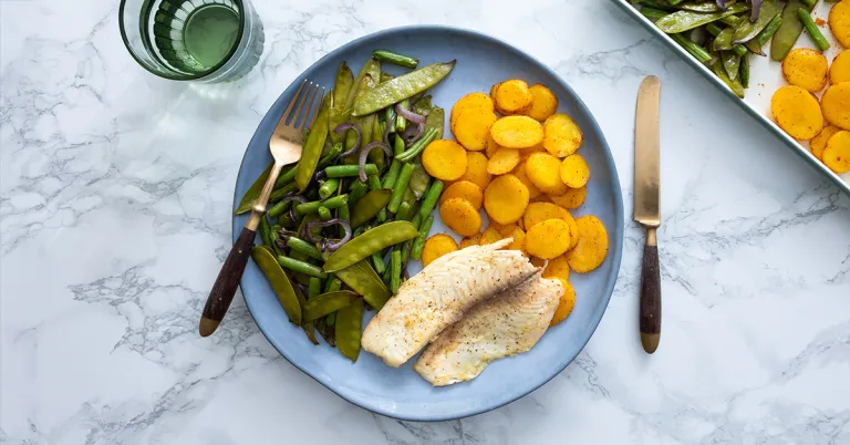 Geroosterde peultjes en sperziebonen met tilapia